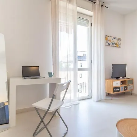 S&m - Casa Afrodite Precotto M1 Apartament *